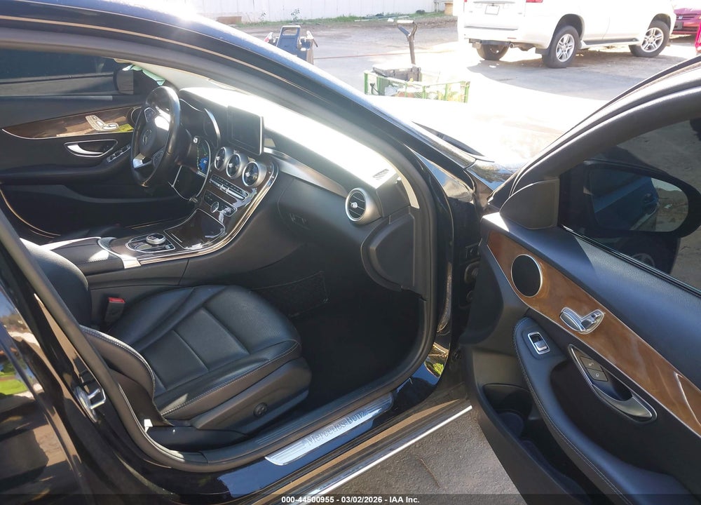 2017 MERCEDES-BENZ C 300 VIN: 55SWF4JBXHU186822