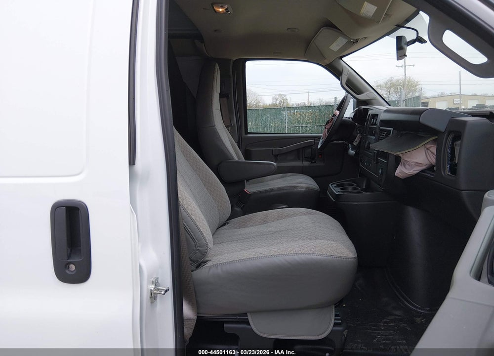 2025 CHEVROLET EXPRESS CARGO RWD 2500 REGULAR WHEELBASE WT VIN: 1GCWGAFP0S1263585