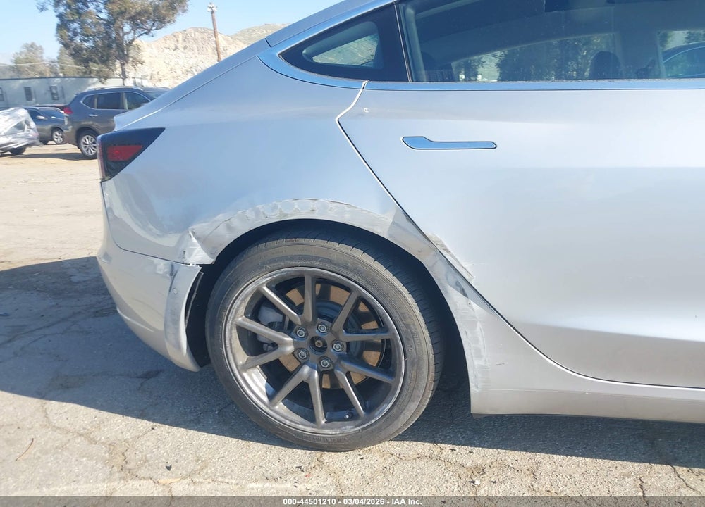 2018 TESLA MODEL 3 LONG RANGE/MID RANGE VIN: 5YJ3E1EA9JF020191