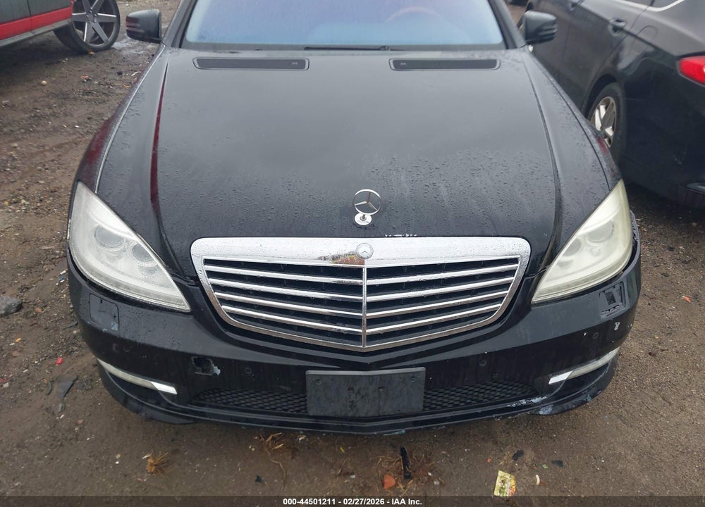 2011 MERCEDES-BENZ S 550 VIN: WDDNG7BB6BA387102