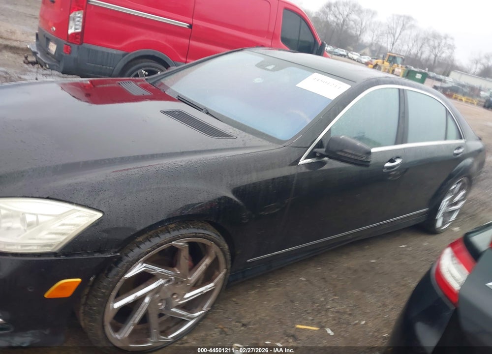 2011 MERCEDES-BENZ S 550 VIN: WDDNG7BB6BA387102