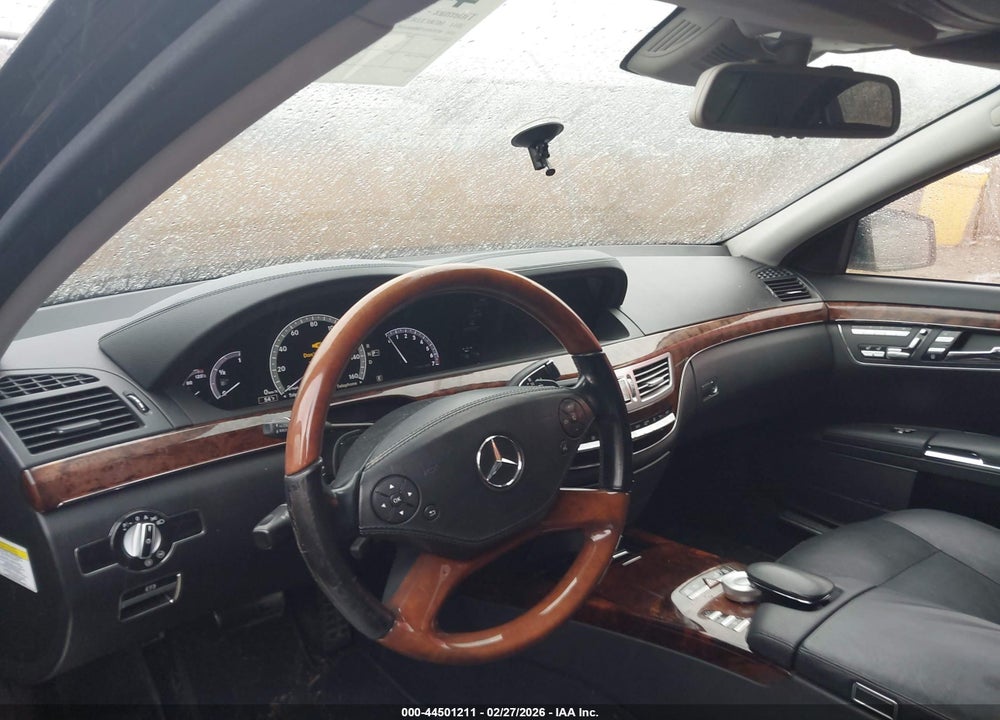 2011 MERCEDES-BENZ S 550 VIN: WDDNG7BB6BA387102
