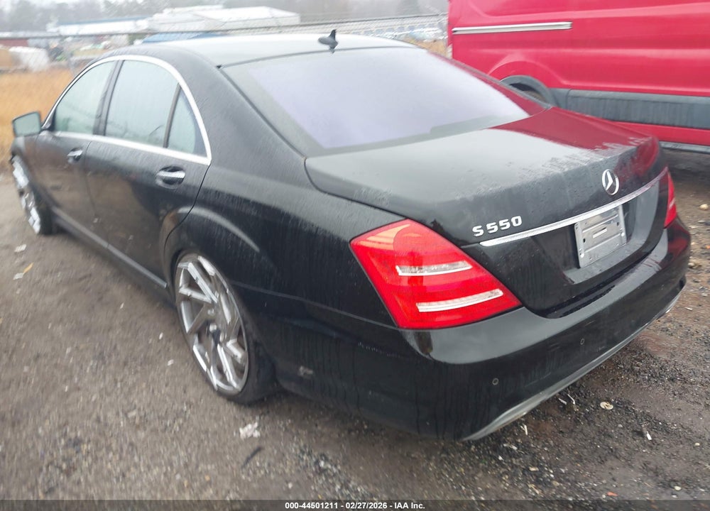 2011 MERCEDES-BENZ S 550 VIN: WDDNG7BB6BA387102