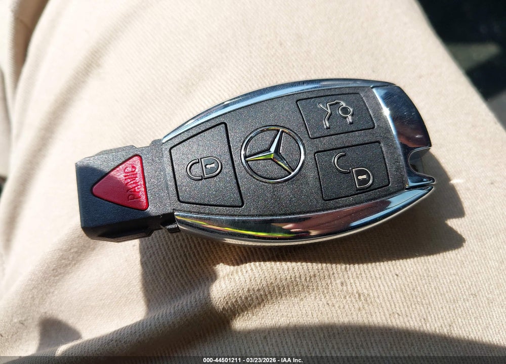 2011 MERCEDES-BENZ S 550 VIN: WDDNG7BB6BA387102