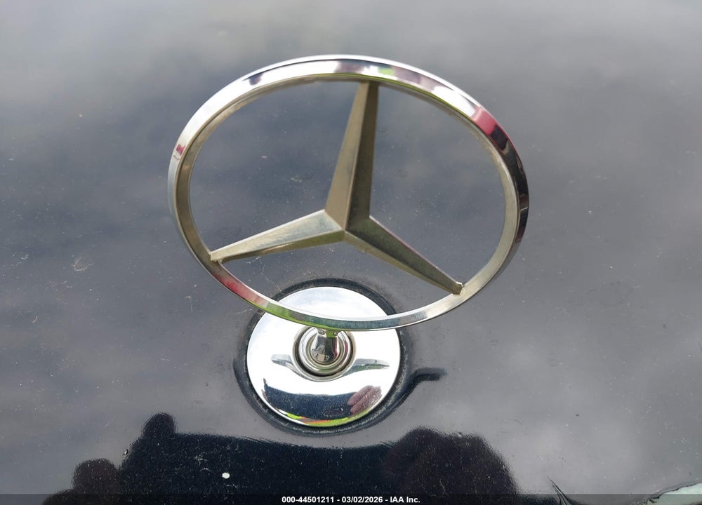 2011 MERCEDES-BENZ S 550 VIN: WDDNG7BB6BA387102