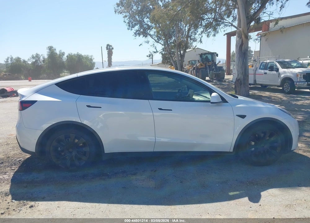 2021 TESLA MODEL Y STANDARD RANGE REAR-WHEEL DRIVE VIN: 5YJYGDED4MF122630