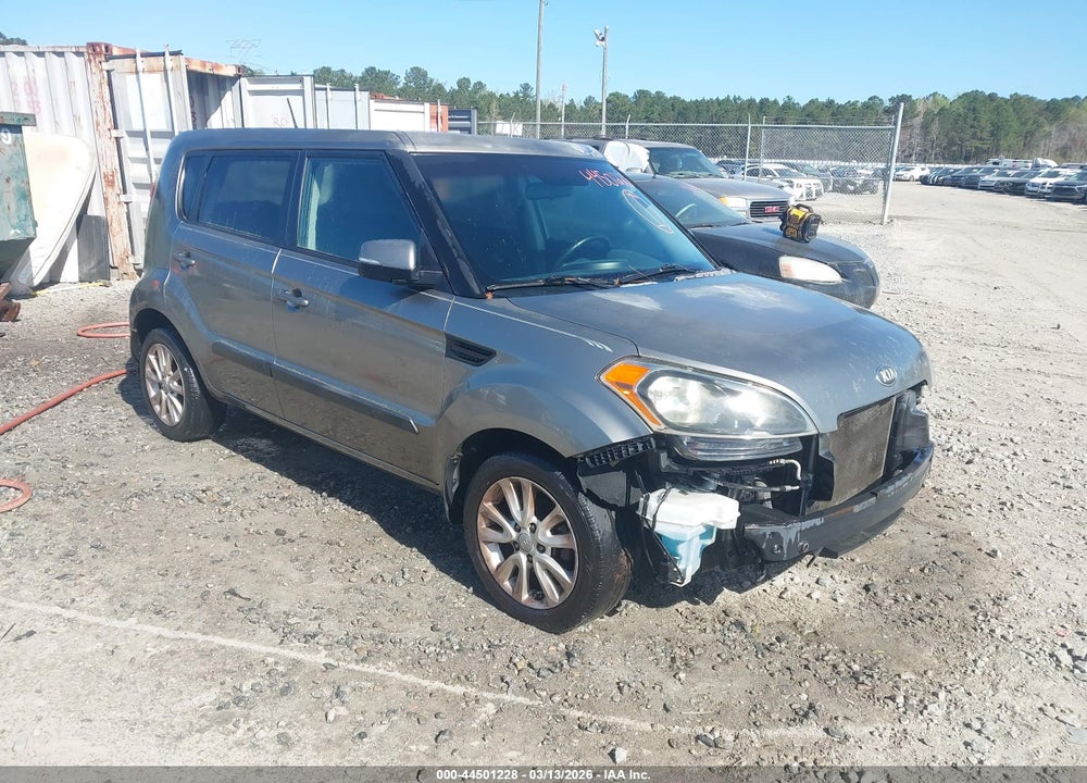 2013 KIA SOUL + VIN: KNDJT2A62D7627239
