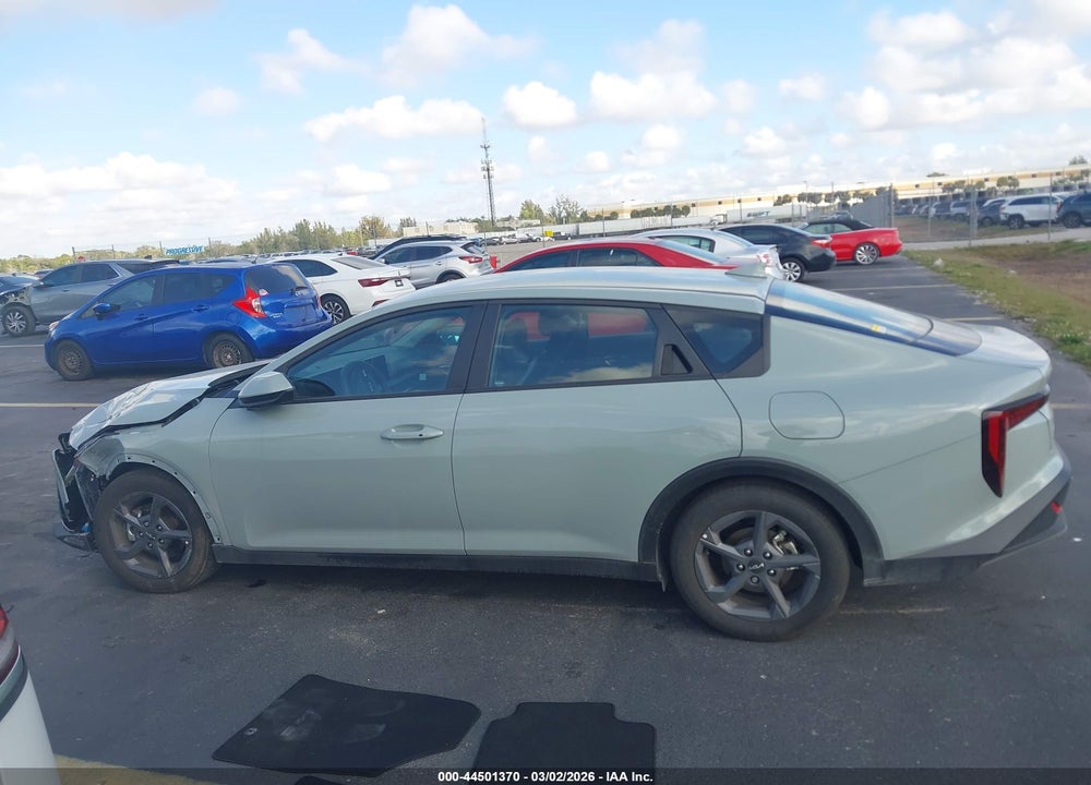 2025 KIA K4 LXS VIN: 3KPFT4DE4SE186568