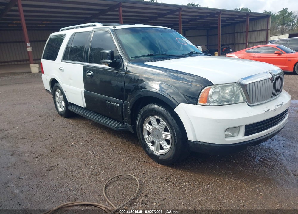2005 LINCOLN NAVIGATOR VIN: 5LMFU28585LJ16877