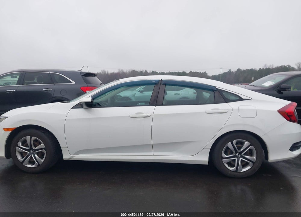 2018 HONDA CIVIC LX VIN: 2HGFC2F57JH575615