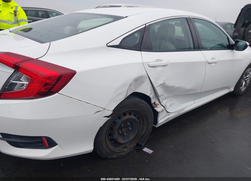 2018 HONDA CIVIC LX VIN: 2HGFC2F57JH575615