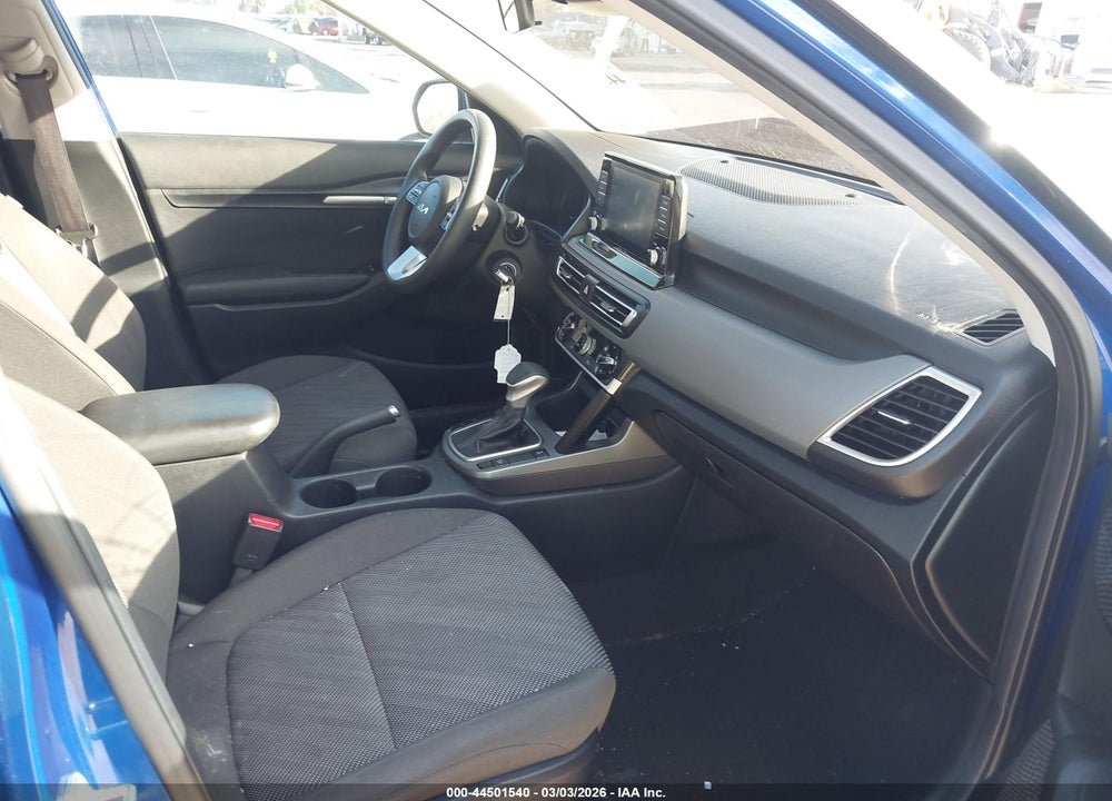 2022 KIA SELTOS LX VIN: KNDEPCAA0N7274369