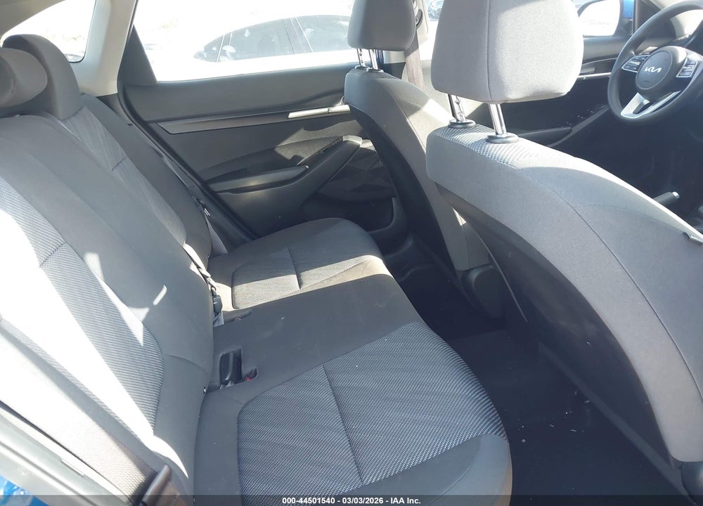 2022 KIA SELTOS LX VIN: KNDEPCAA0N7274369
