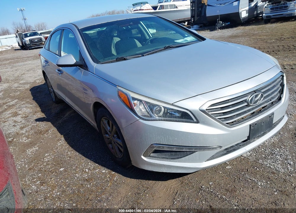 2015 HYUNDAI SONATA SE VIN: 5NPE24AFXFH081112