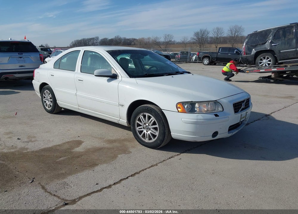 2005 VOLVO S60 2.4 VIN: YV1RS612352457301
