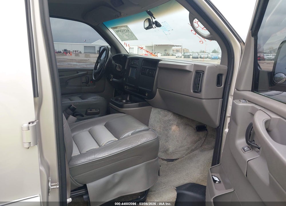 2005 GMC SAVANA UPFITTER VIN: 1GDFH15T051149243