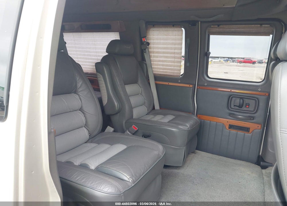 2005 GMC SAVANA UPFITTER VIN: 1GDFH15T051149243