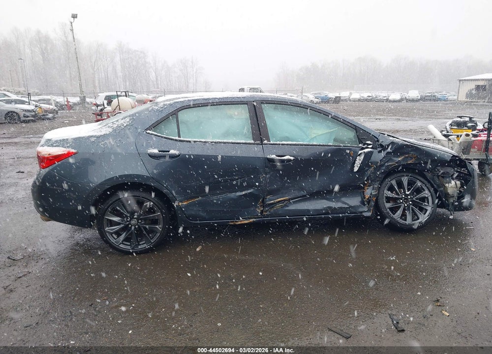 2018 TOYOTA COROLLA LE VIN: 2T1BURHE8JC027097