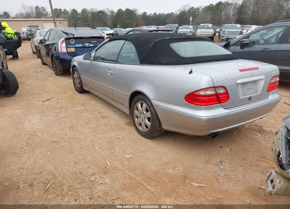 2000 MERCEDES-BENZ CLK 320 VIN: WDBLK65G9YT046144