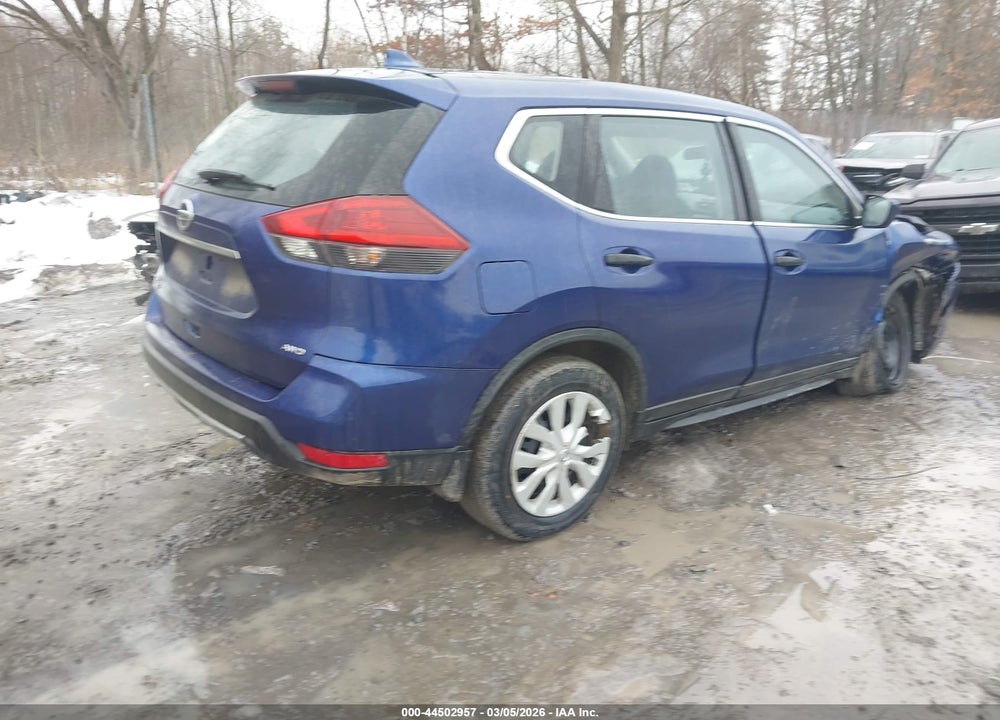2018 NISSAN ROGUE S VIN: JN8AT2MV5JW301525