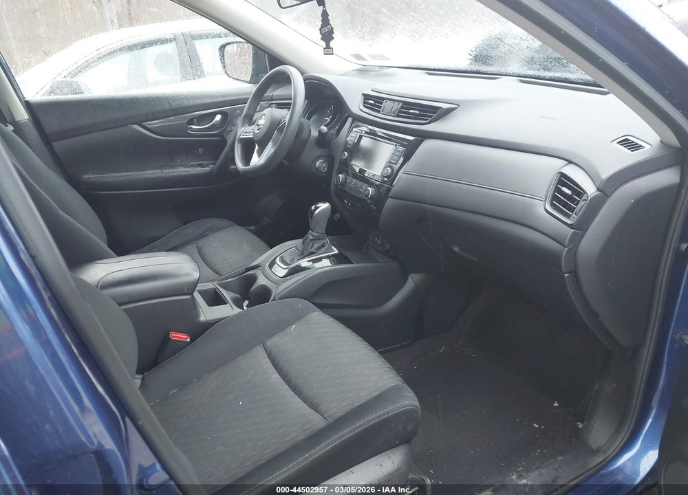 2018 NISSAN ROGUE S VIN: JN8AT2MV5JW301525