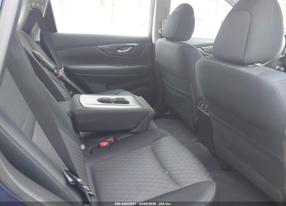 2018 NISSAN ROGUE S VIN: JN8AT2MV5JW301525
