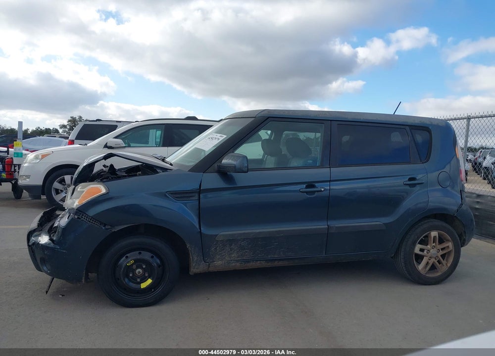 2011 KIA SOUL + VIN: KNDJT2A28B7339462