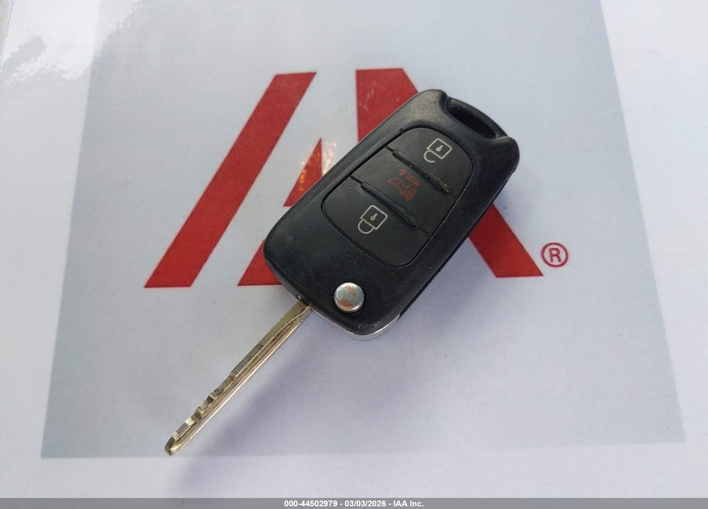 2011 KIA SOUL + VIN: KNDJT2A28B7339462