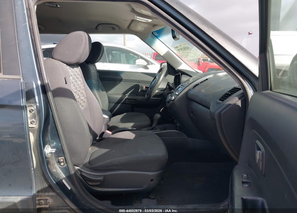 2011 KIA SOUL + VIN: KNDJT2A28B7339462