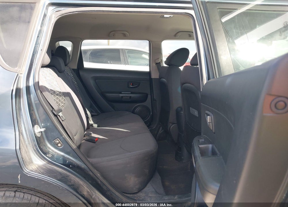 2011 KIA SOUL + VIN: KNDJT2A28B7339462