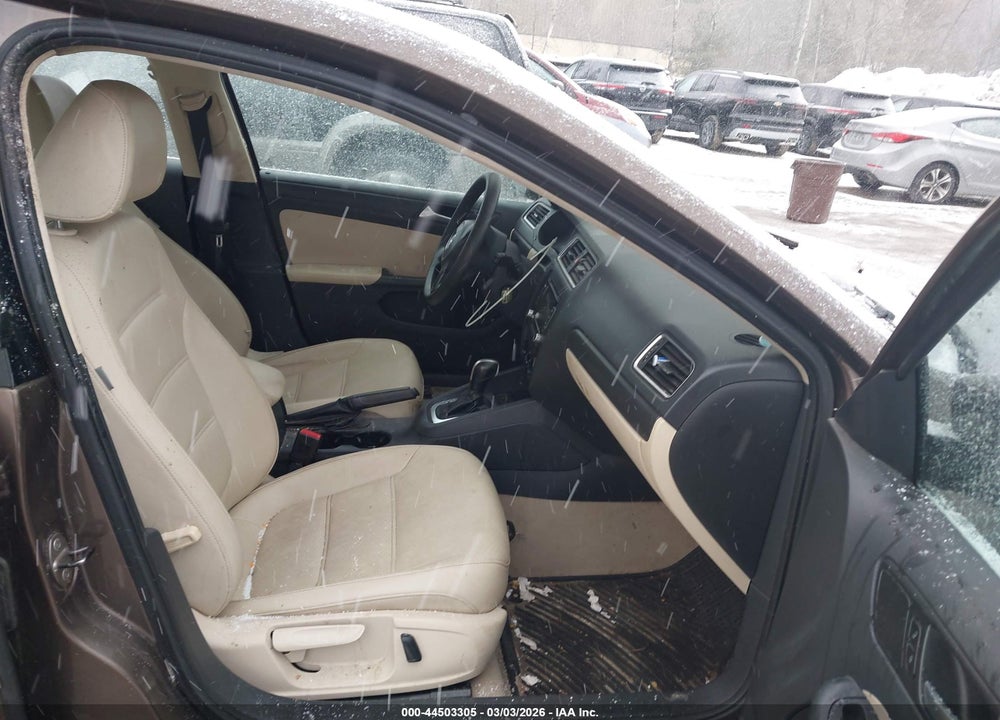 2014 VOLKSWAGEN JETTA 1.8T SE VIN: 3VWD17AJ0EM267378