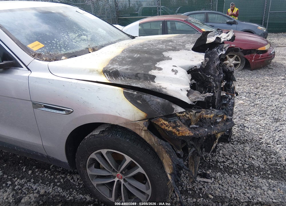 2019 JAGUAR F-PACE 25T PREMIUM VIN: SADCJ2FXXKA392321