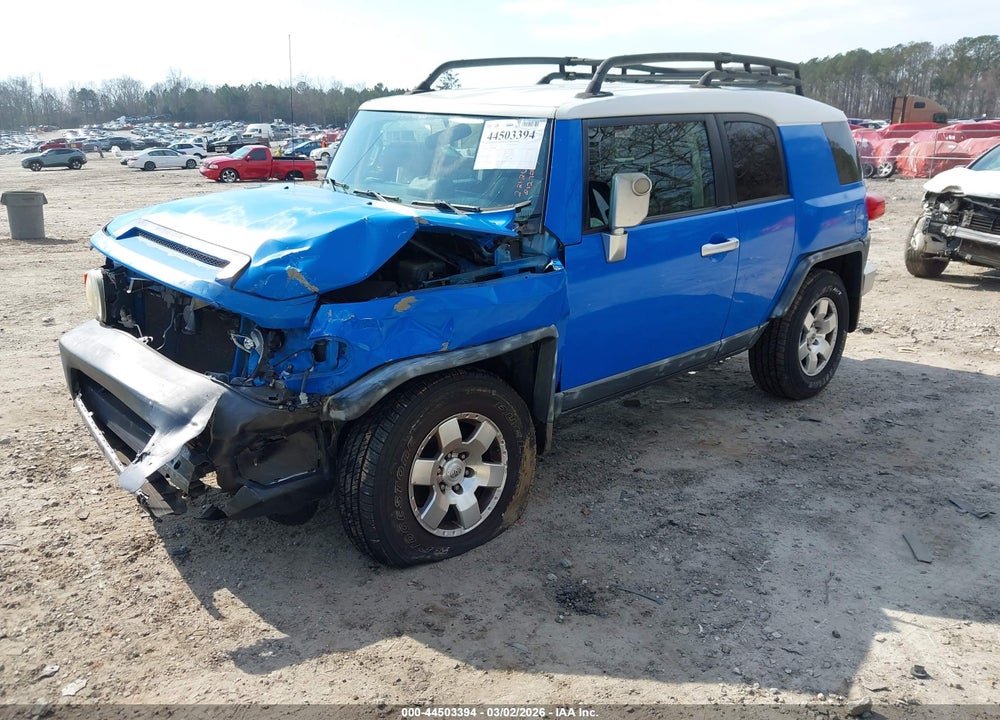 2007 TOYOTA FJ CRUISER VIN: JTEBU11F570026881