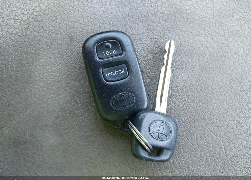 2007 TOYOTA FJ CRUISER VIN: JTEBU11F570026881