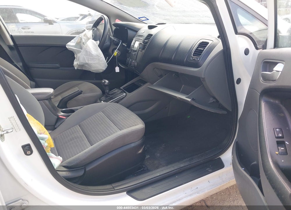 2017 KIA FORTE LX VIN: 3KPFL4A77HE019085