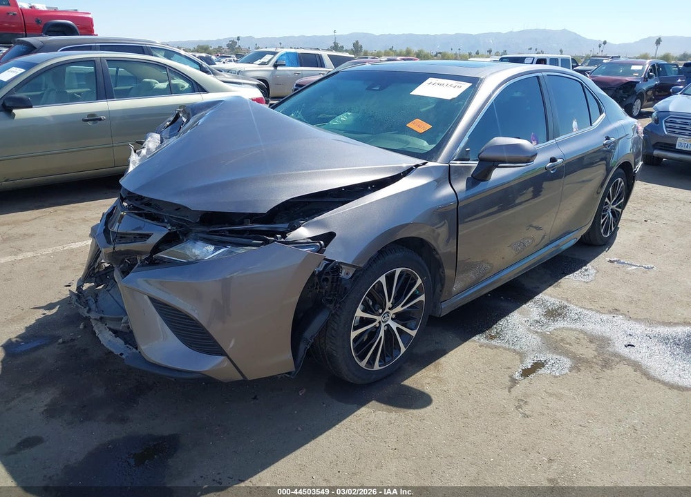 2018 TOYOTA CAMRY SE VIN: 4T1B11HK5JU612010