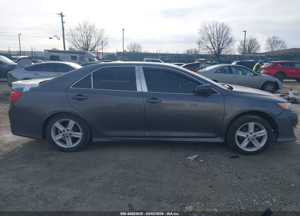2013 TOYOTA CAMRY SE VIN: 4T1BF1FK4DU684213