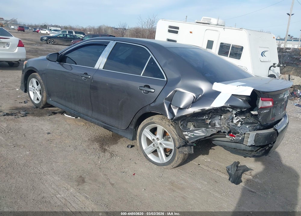 2013 TOYOTA CAMRY SE VIN: 4T1BF1FK4DU684213