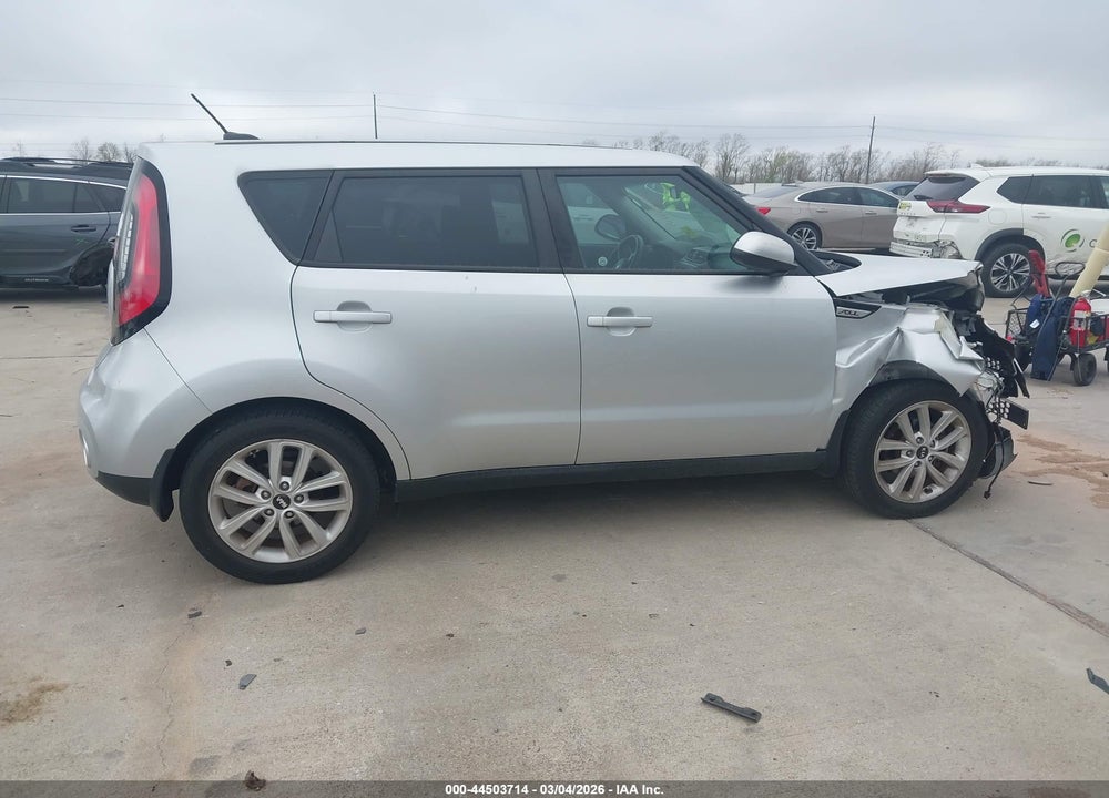 2017 KIA SOUL + VIN: KNDJP3A56H7451514