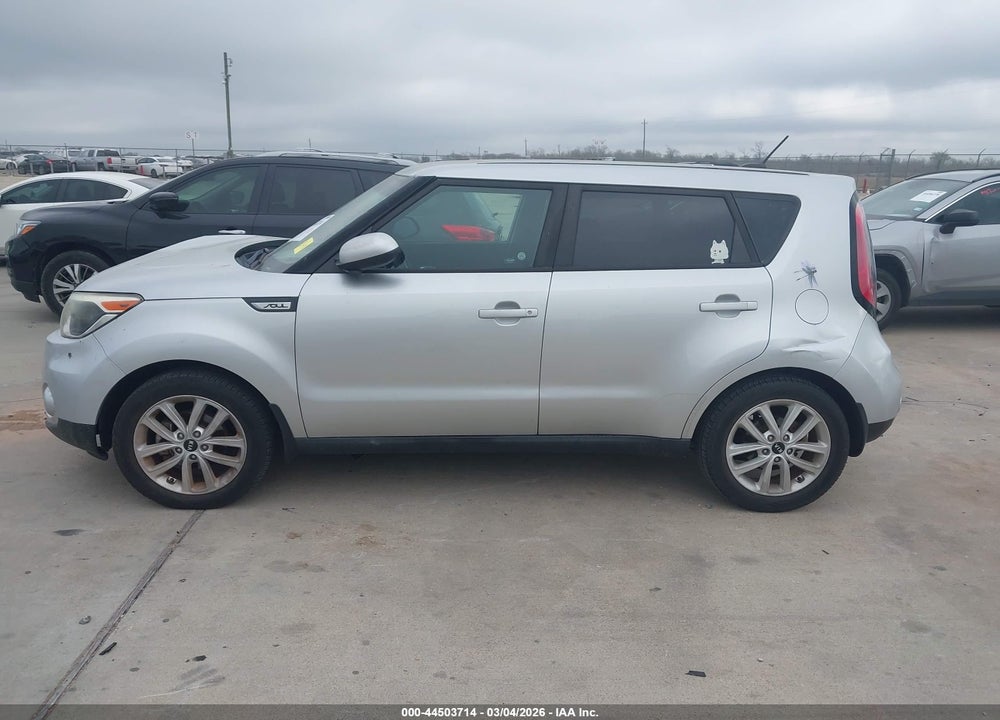 2017 KIA SOUL + VIN: KNDJP3A56H7451514