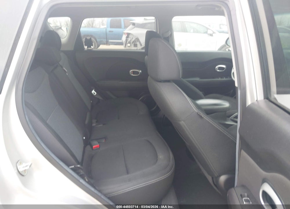 2017 KIA SOUL + VIN: KNDJP3A56H7451514