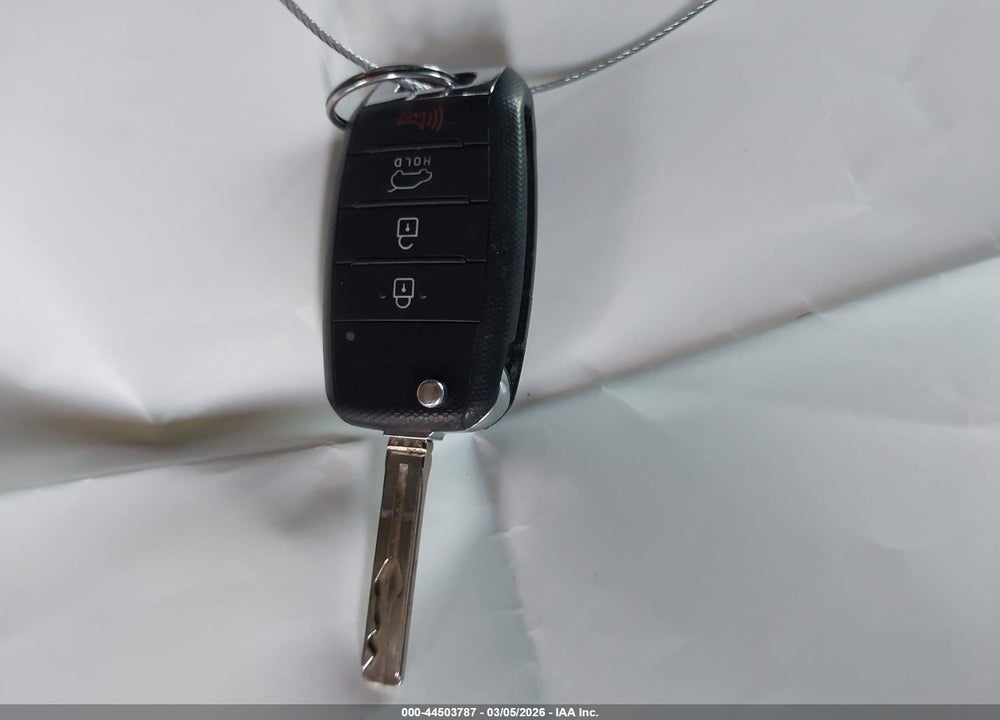 2016 KIA SOUL + VIN: KNDJP3A55G7365318