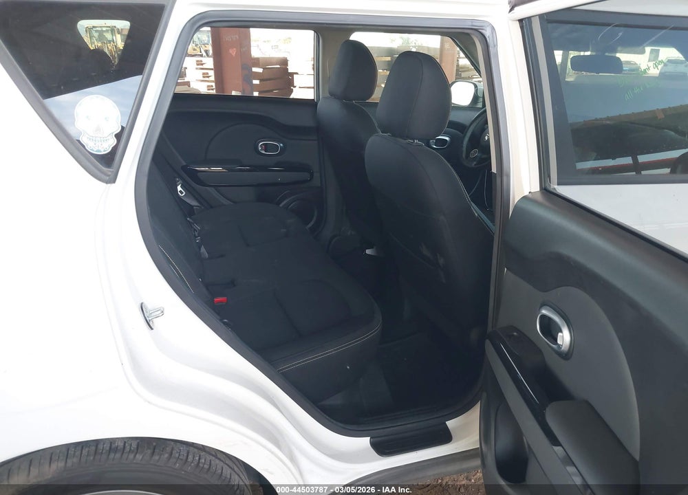 2016 KIA SOUL + VIN: KNDJP3A55G7365318
