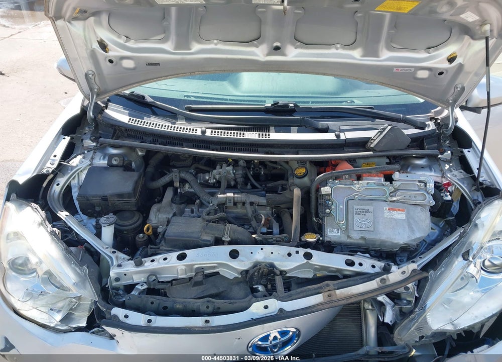2013 TOYOTA PRIUS C TWO VIN: JTDKDTB3XD1047073