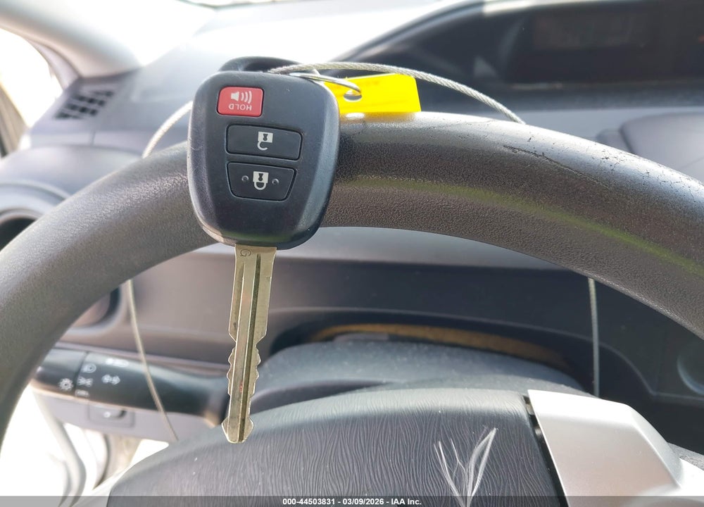 2013 TOYOTA PRIUS C TWO VIN: JTDKDTB3XD1047073