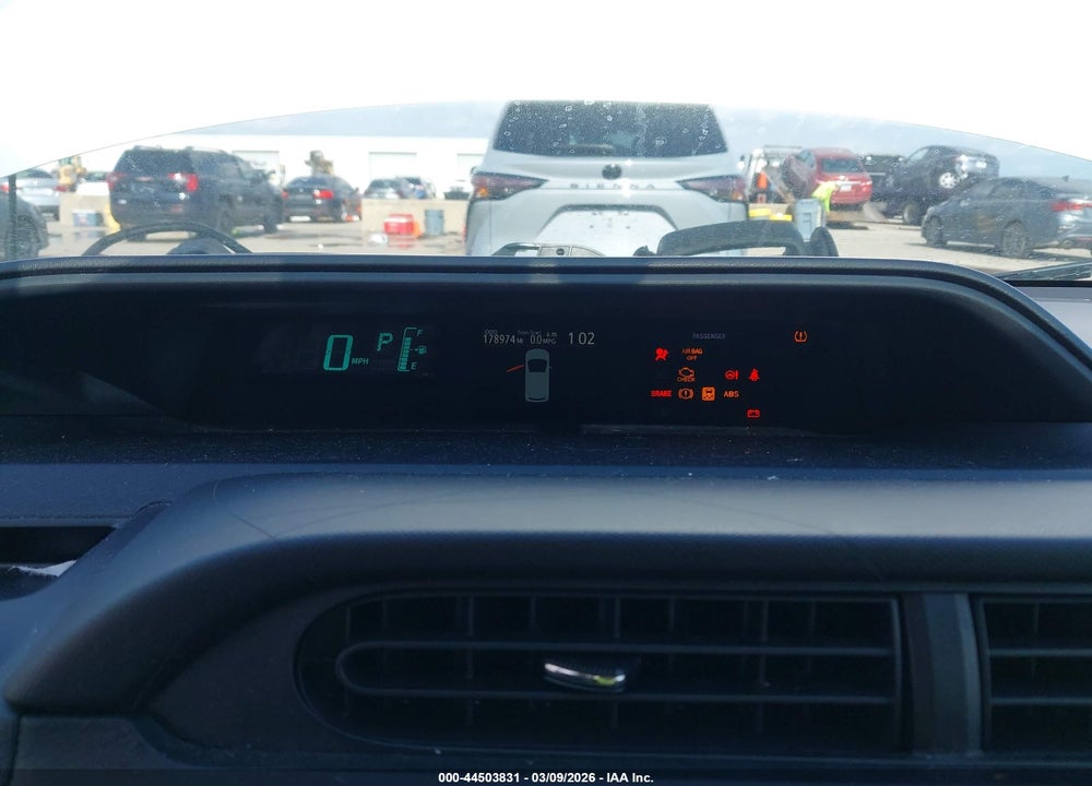 2013 TOYOTA PRIUS C TWO VIN: JTDKDTB3XD1047073