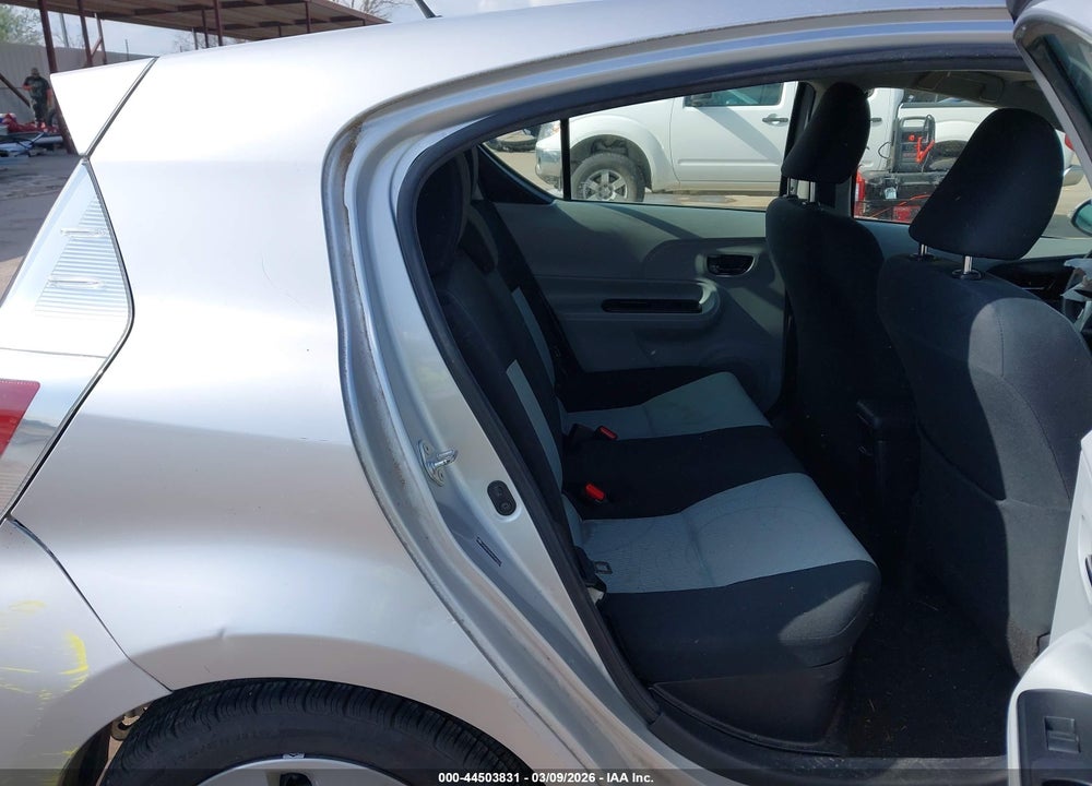 2013 TOYOTA PRIUS C TWO VIN: JTDKDTB3XD1047073