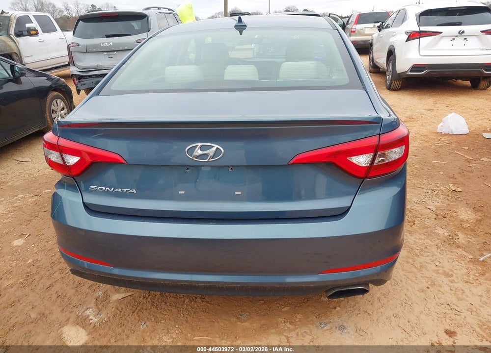 2015 HYUNDAI SONATA SE VIN: 5NPE24AF3FH228130