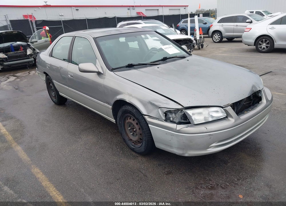 2001 TOYOTA CAMRY LE VIN: JT2BG22K810585001