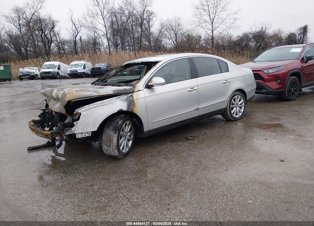 2010 VOLKSWAGEN PASSAT KOMFORT VIN: WVWJK7AN6AE058569